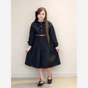 پیراهن دخترانه مشکی یقه گلدوزی شده با کمربند چرم مناسب 6 تا 12 سال